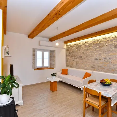 House Tudari 2176