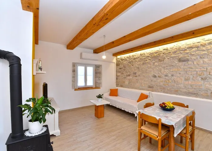 House Tudari 2176